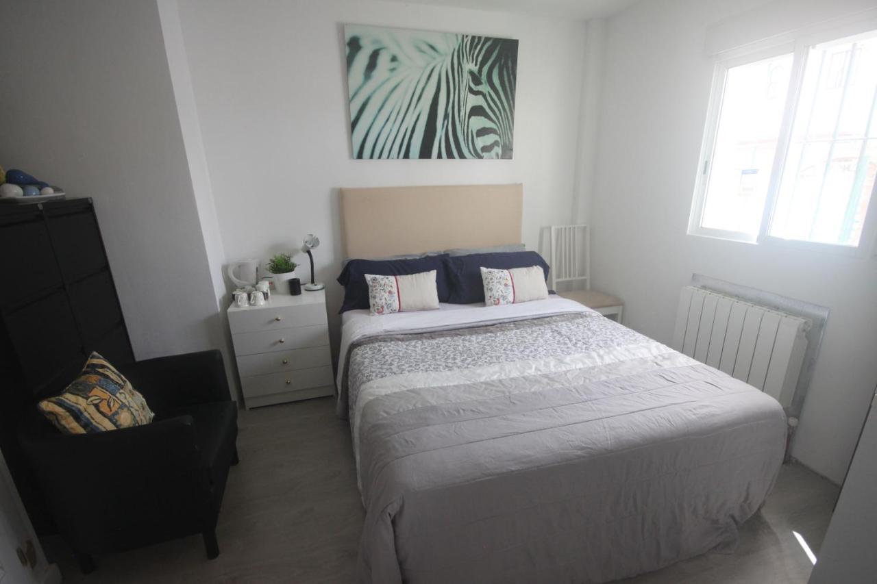 Little Peaceful Retreat Room With Bath, Heating, Terrace, Free Wifi Fridge Easy Parking Marbella Eksteriør billede