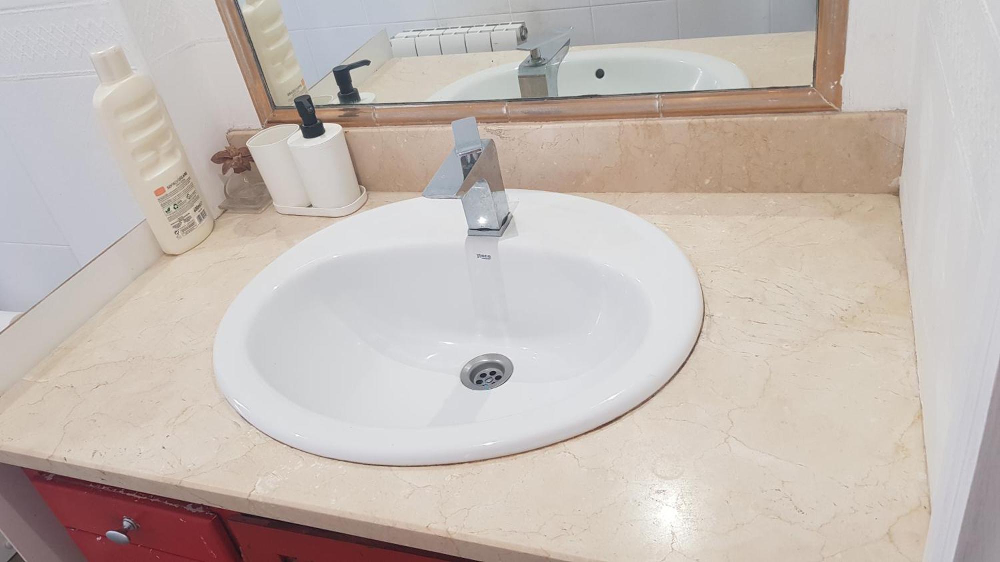 Little Peaceful Retreat Room With Bath, Heating, Terrace, Free Wifi Fridge Easy Parking Marbella Eksteriør billede